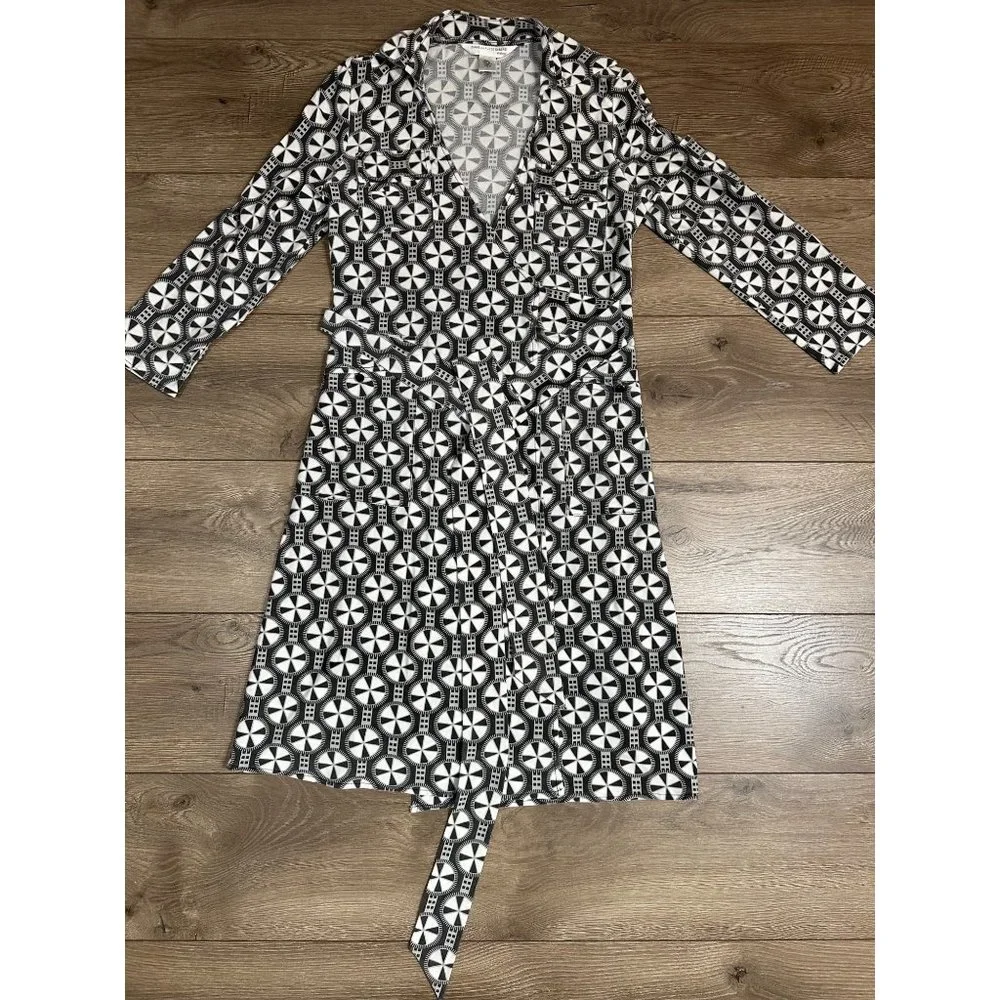 Diane Von Furstenburg Vintage Silk Wrap Dress 2 - Picture 6 of 12